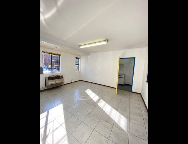 341M² WAREHOUSE TO LET IN STRIJDOMPARK